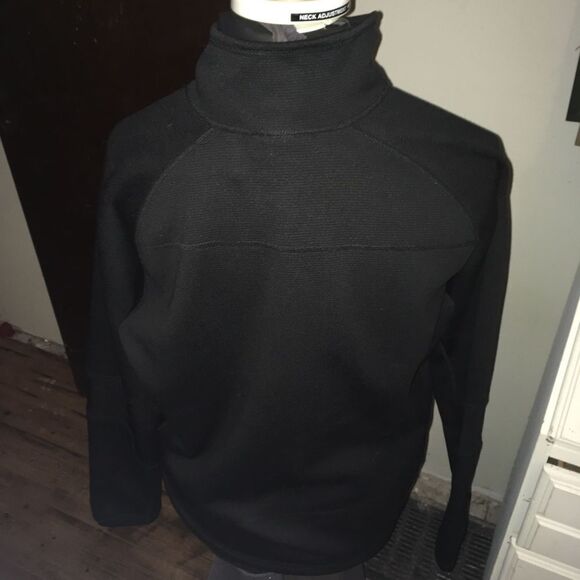 The North Face L black & red textured Winter jacket - Picture 2 of 3